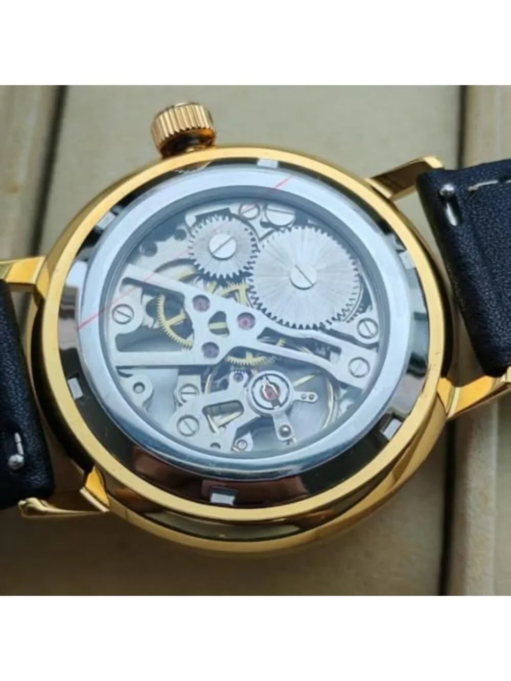 Vintage Mechanical Watch with Domed Glass, 40mm Case, Casual Minimalist Design